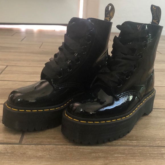 dr martens molly patent